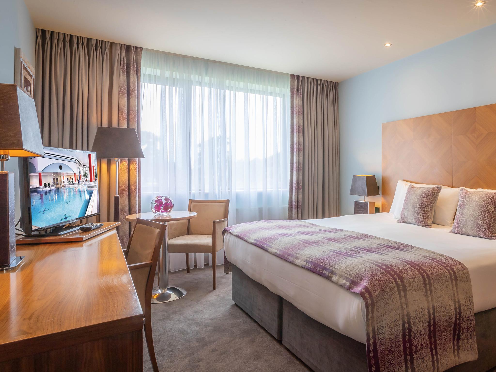 The Connacht Hotel Голвей Екстер'єр фото