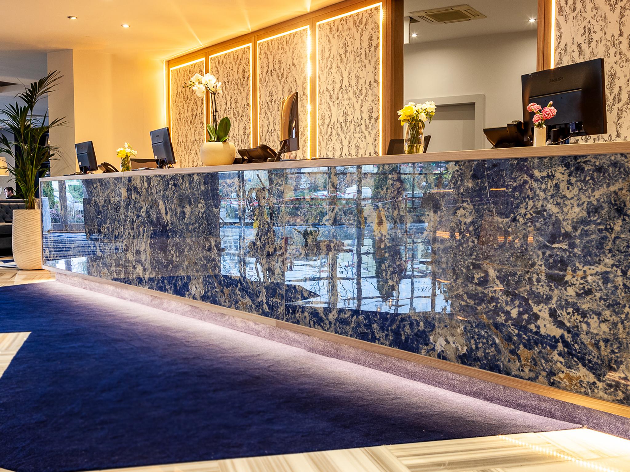 The Connacht Hotel Голвей Екстер'єр фото