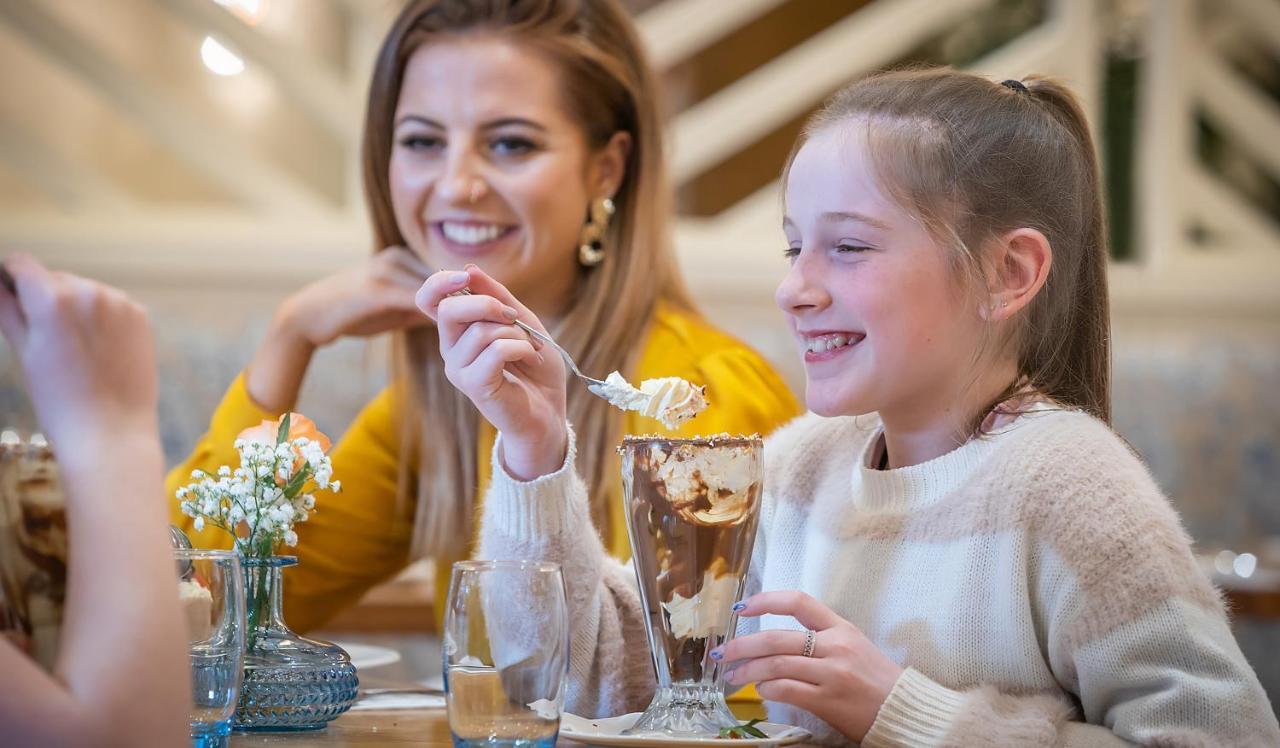 The Connacht Hotel Голвей Екстер'єр фото